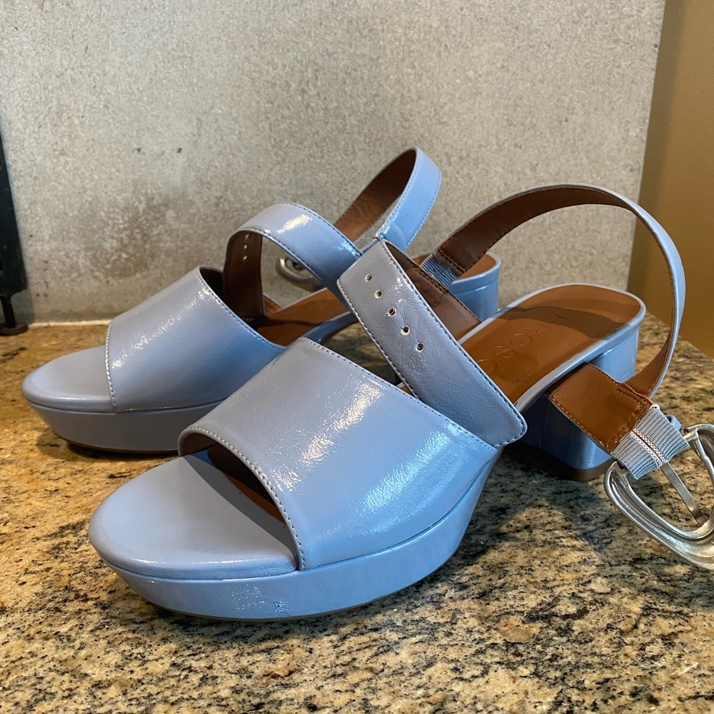 Stylish Blue Platform Sandals Aerosoles